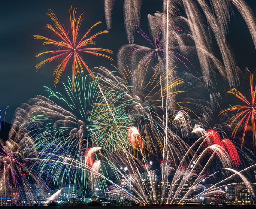 일본 호수 불꽃놀이 사진