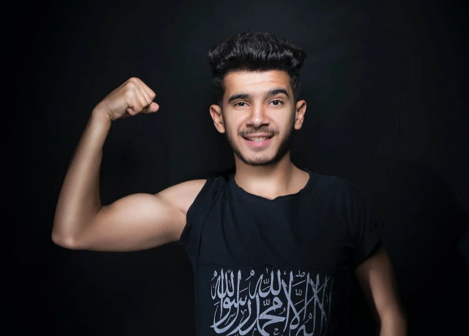 근감소증을 예방하기 위해서는 운동, 올바른 영양, 휴식과 수면 등을 균형 있게 조화시키는 생활 방식이 필요하다