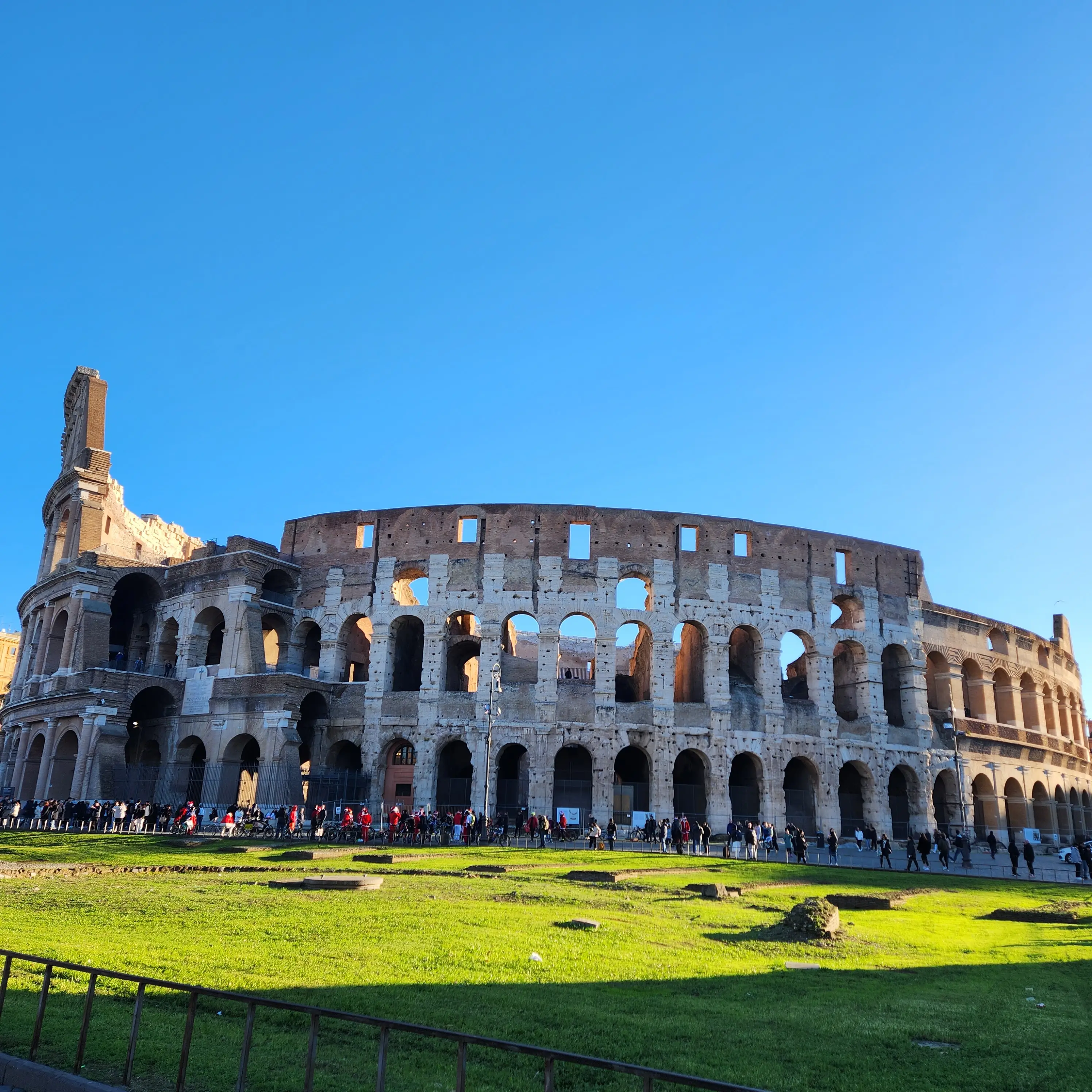 콜로세움-외벽이-3겹-아치임
