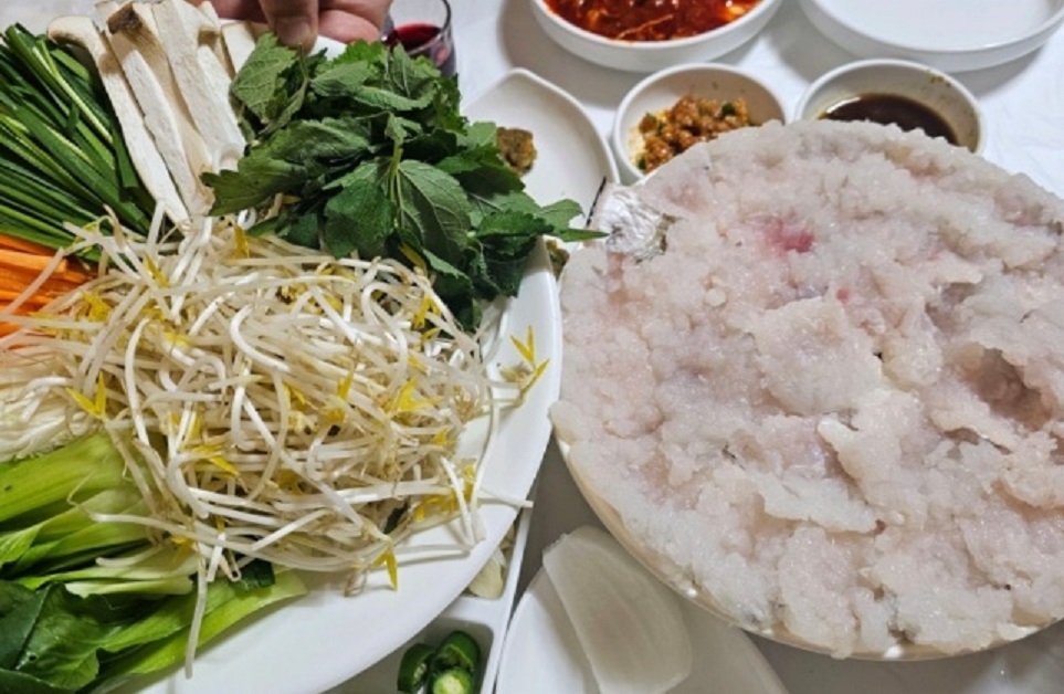 한국인의밥상-고성-갯장어-샤브샤브-하모곰탕-군령포하모자연산횟집-여름바다가약이다-보양생선