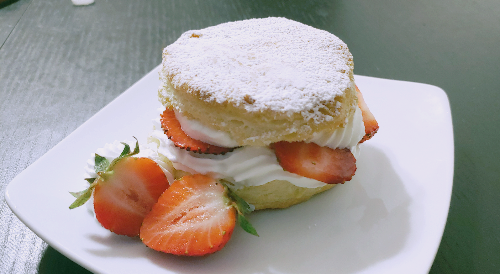 비스킷을 이용한 스트로베리 쇼트케익