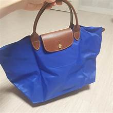 어포더블 럭셔리 (Affordable Luxury): 합리적인 가격으로 누리는 명품의 가치