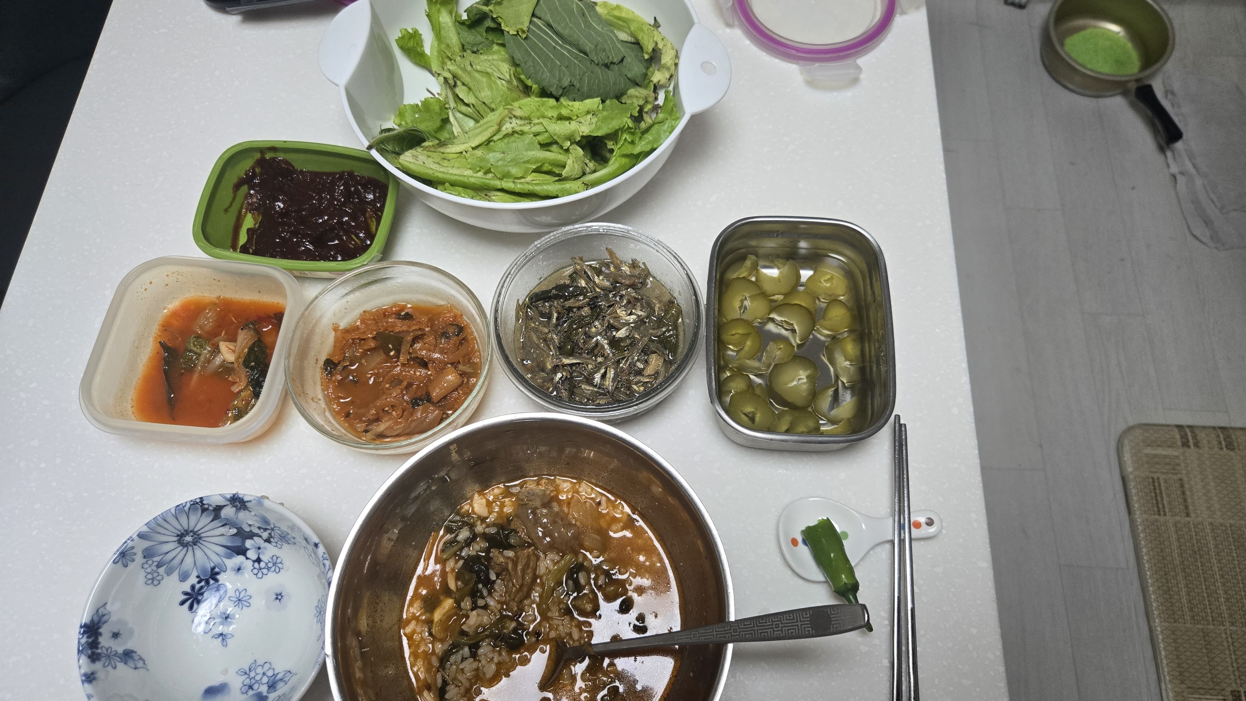 입맛이 없을수록 거창한 음식보다 제철 반찬이 먼저