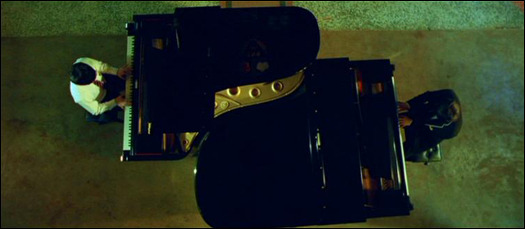 말할 수 없는 비밀 피아노 배틀 장면