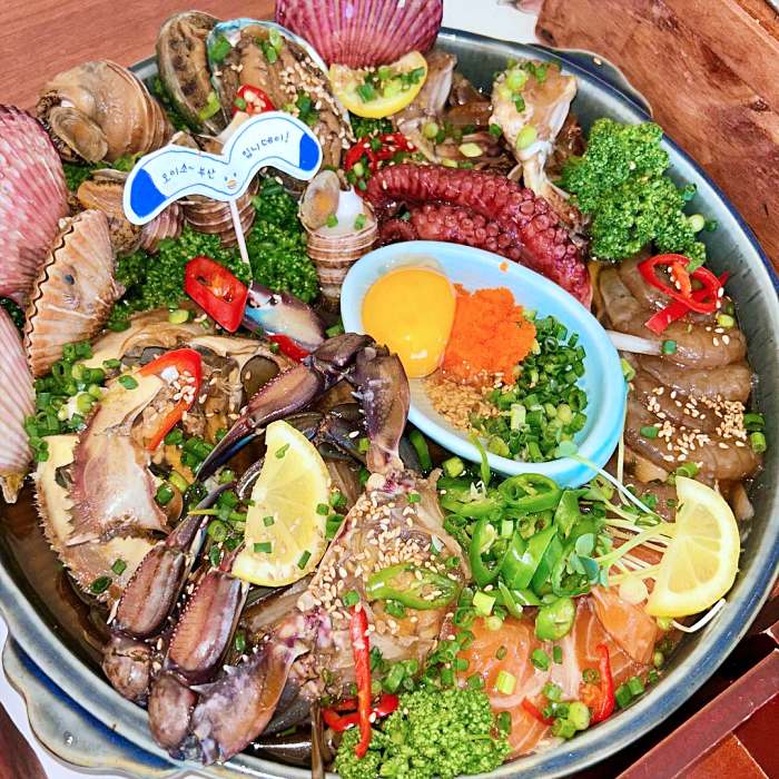 토요일은 밥이좋아 토밥 좋아 부산 해운대 암게 숫꽃게 전복 문어 새우 골뱅이 가리비 모둠해물장 맛집