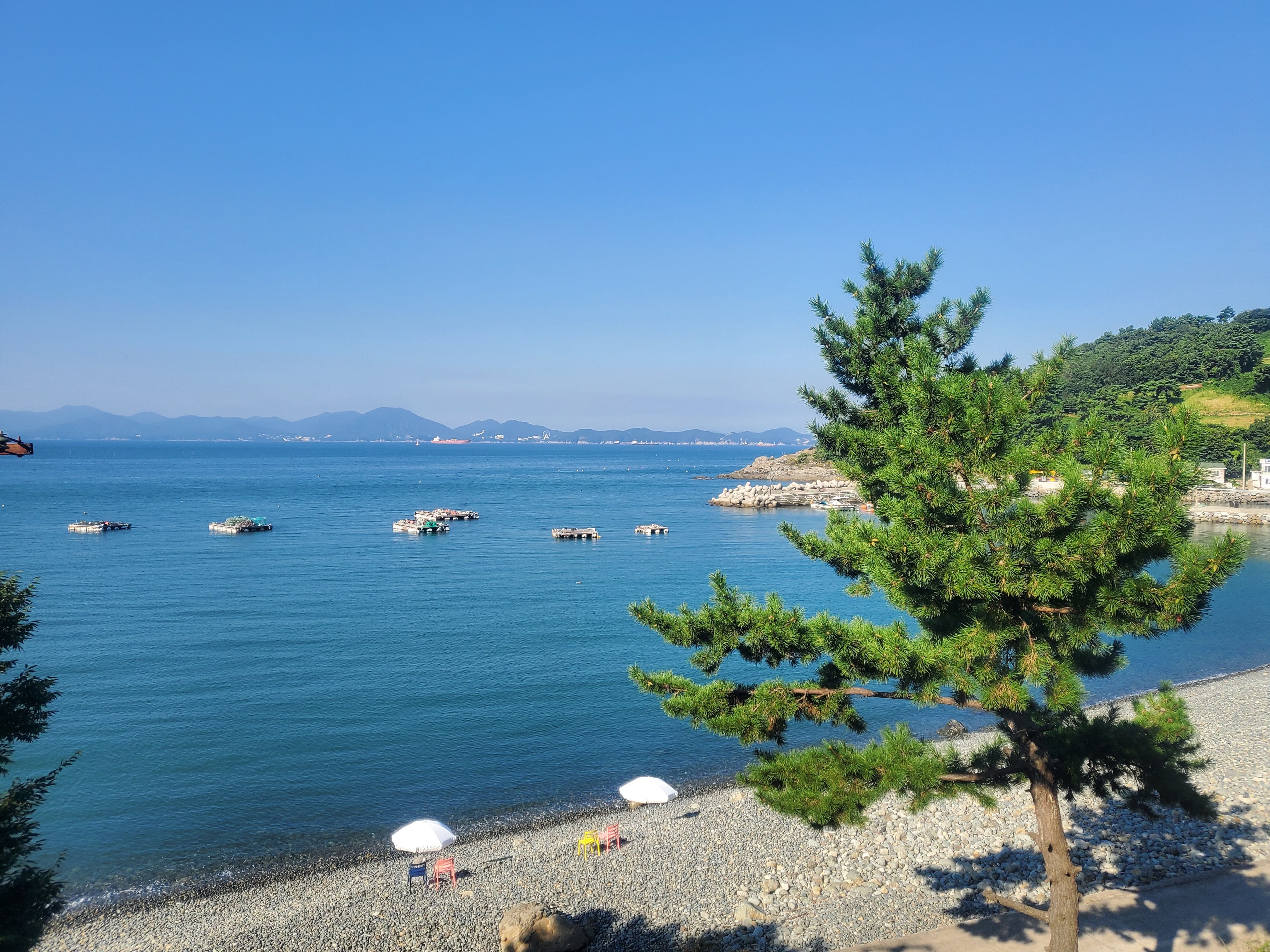 경남 남해 몽돌해변 사진