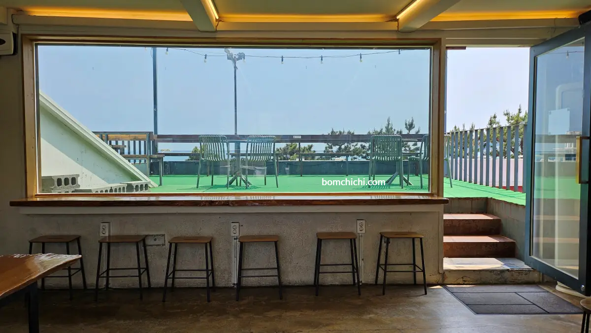 부산 송정해수욕장 송정동 핫도그 내부