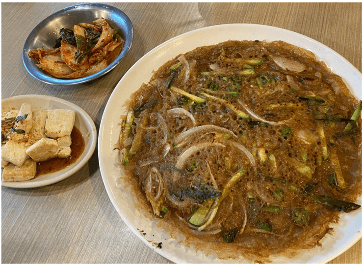 도토리-빈대떡-및-반찬