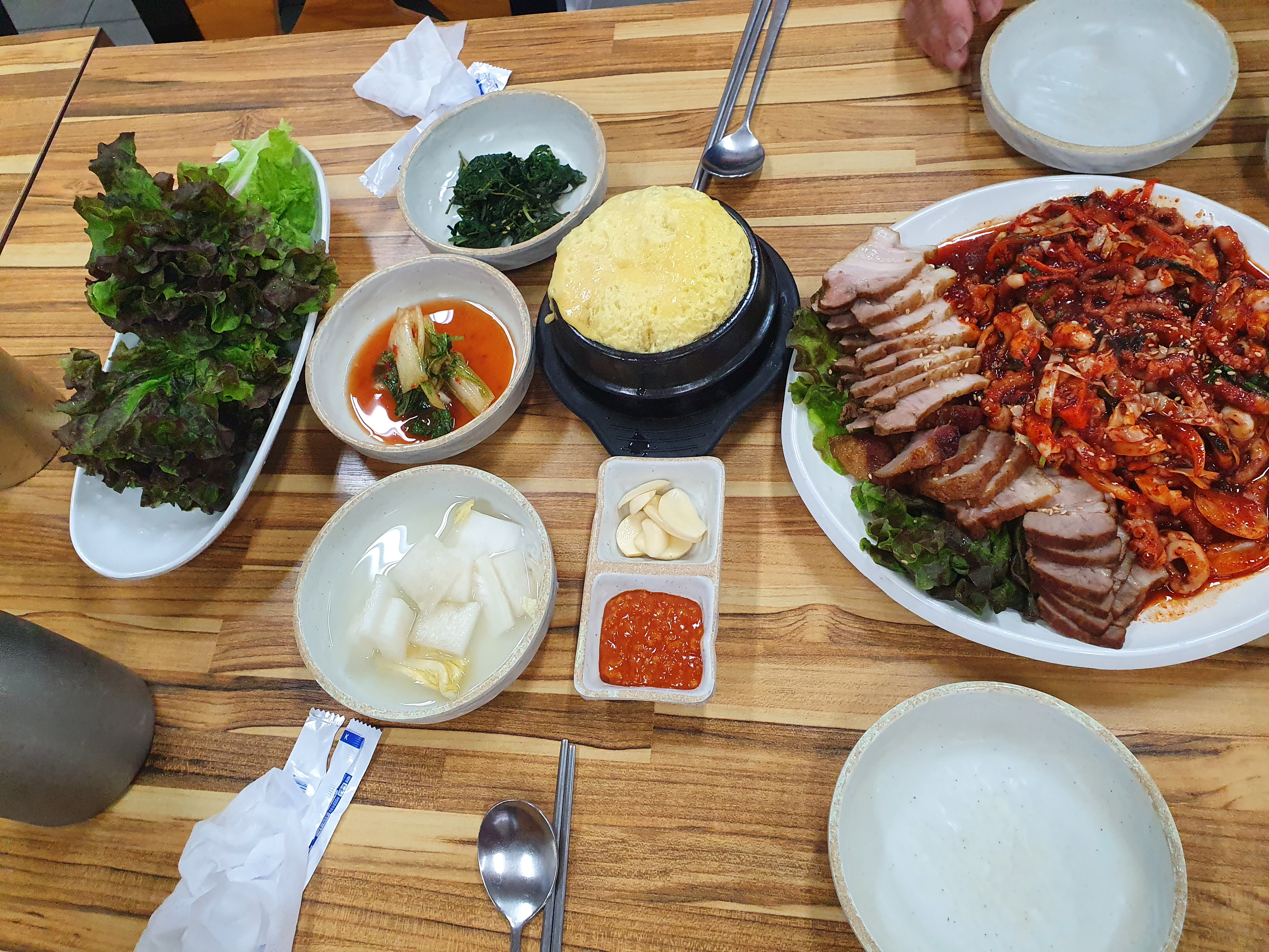 직산 궁 낙지보쌈 소 사이즈 시키면 이렇게 한상이 나옴!