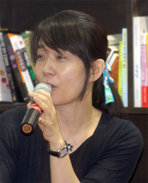 소설가 '한강' (Han Kang)