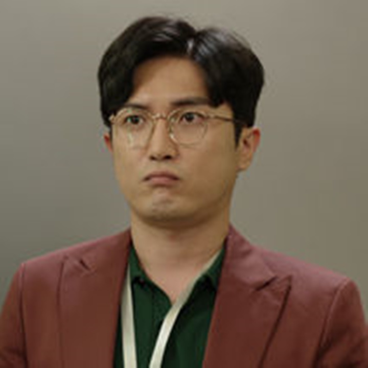 국가대표 와이프 등장인물