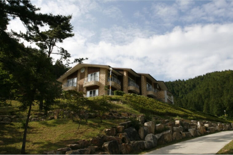 남해 편백자연휴양림 휴앵관사진