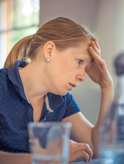 짜증난 여성의 모습