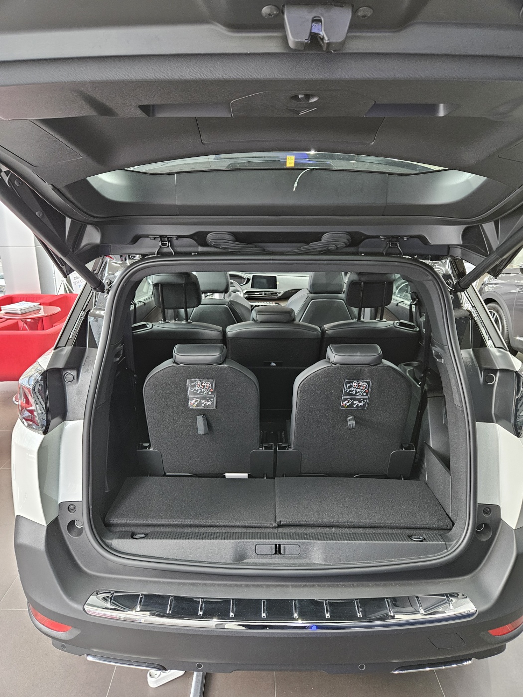 푸조 5008 차박 3열 및 디자인 특징