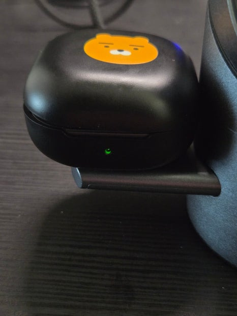 버즈2케이스충전