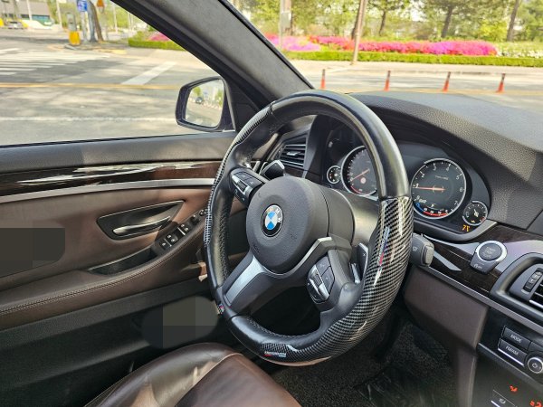 BMW 자동차 핸들