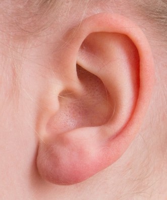 &amp;quot;물놀이 후 귀 통증&amp;#44; 방치하면 중이염까지&hellip; 부모가 알아야 할 귀 건강 수칙&amp;quot;