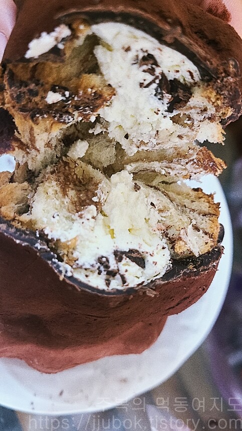 에키노마에-베이커리-생크림초코-맛-2