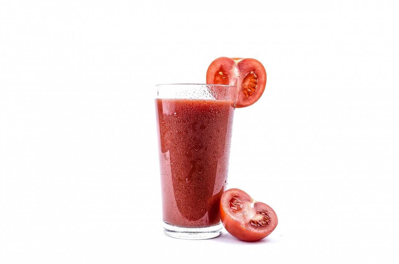 토마토를 갈아 만든 토마토주스