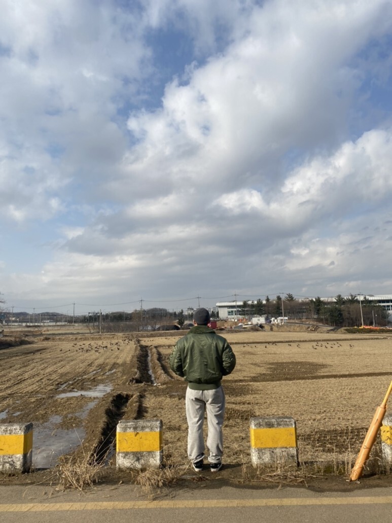 데일리 룩(오뭘입)_알파인더스트리 B-15 항공자켓 카키, 제멋 조거 팬츠 그레이, 반스 올드스쿨, 남자코디 ,남자패션, 데일리룩, 데일리패션, 데일리코디, ootd