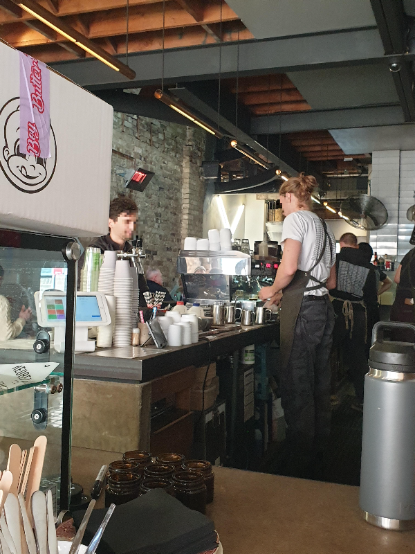 Reuben Hills(루벤 힐스), 시드니 Surry Hills 한복판 커피와 브런치 맛집_바리스타