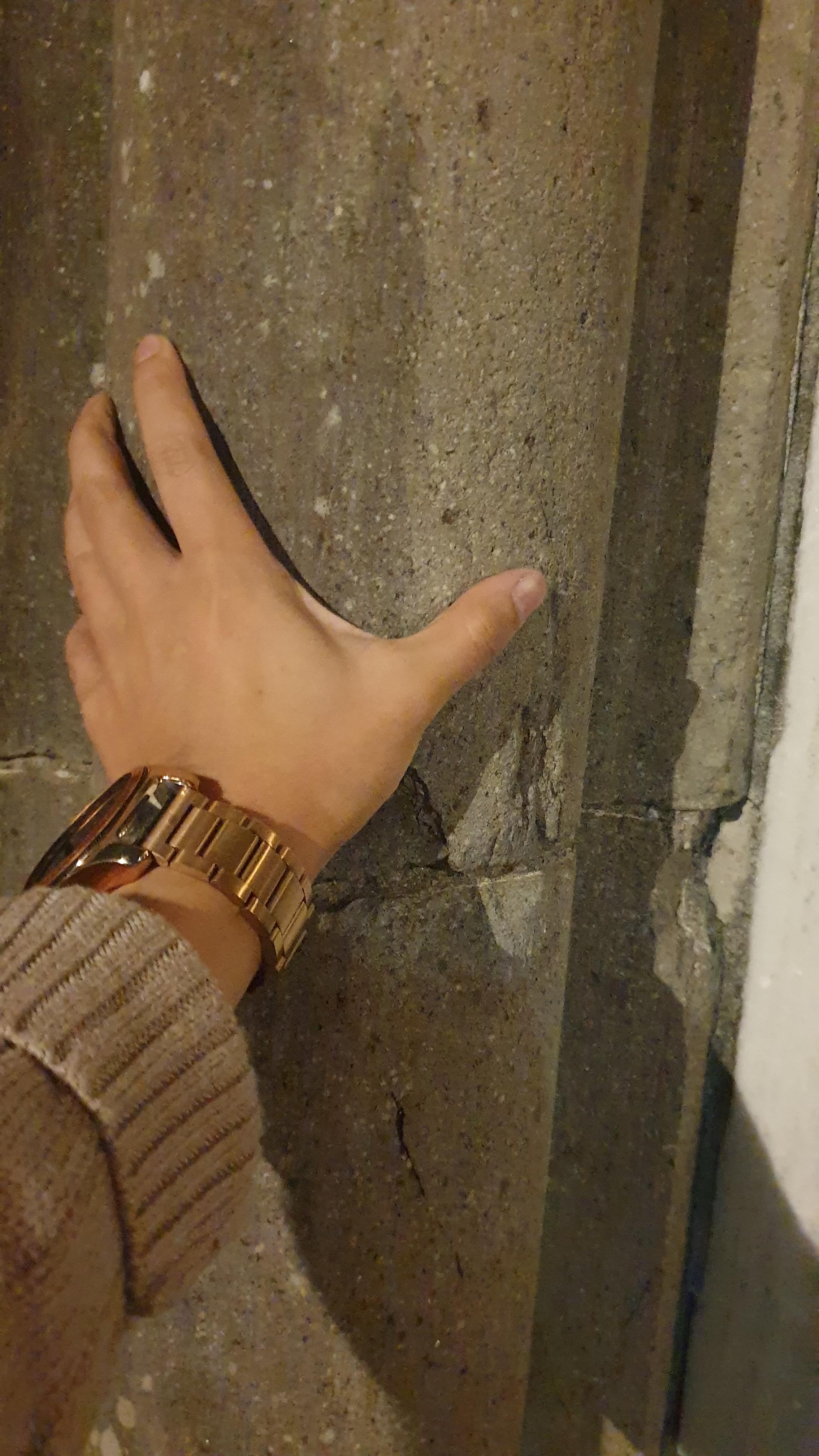 나가사키 원폭 떨어진 위치 바로 옆 교회벽