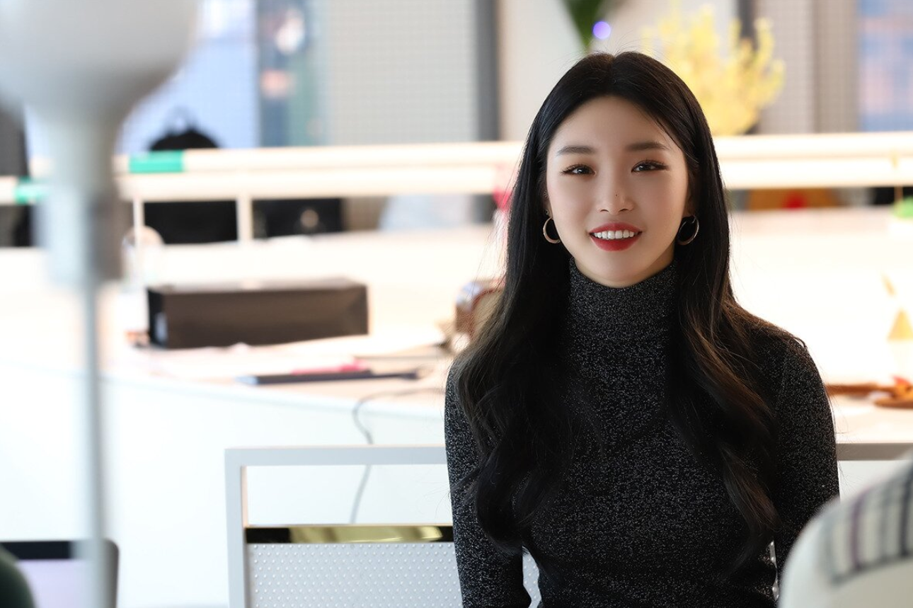 청하 (CHUNG HA) Salty (with 선미)