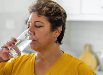 변비에 안좋은 목마름