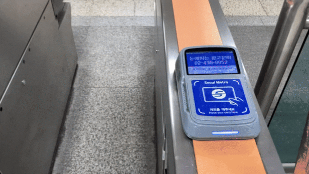 ▲ 애플페이, 교통카드 시장 진출! 티머니·캐시비 흔들릴까? (사진 : 조선일보)