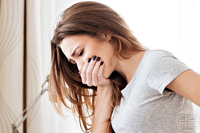 식도암 증상 식도암초기증상 신물 넘어옴