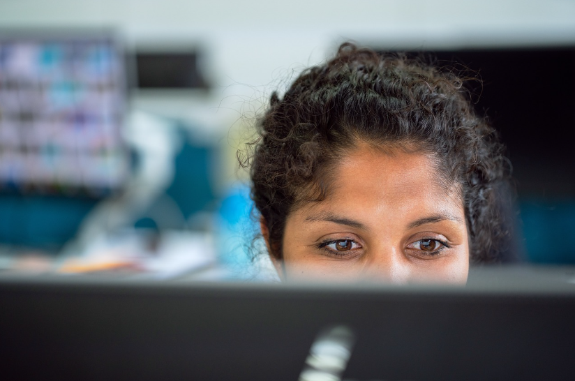 직장 내 직업병 예방 척추 건강과 눈 건강