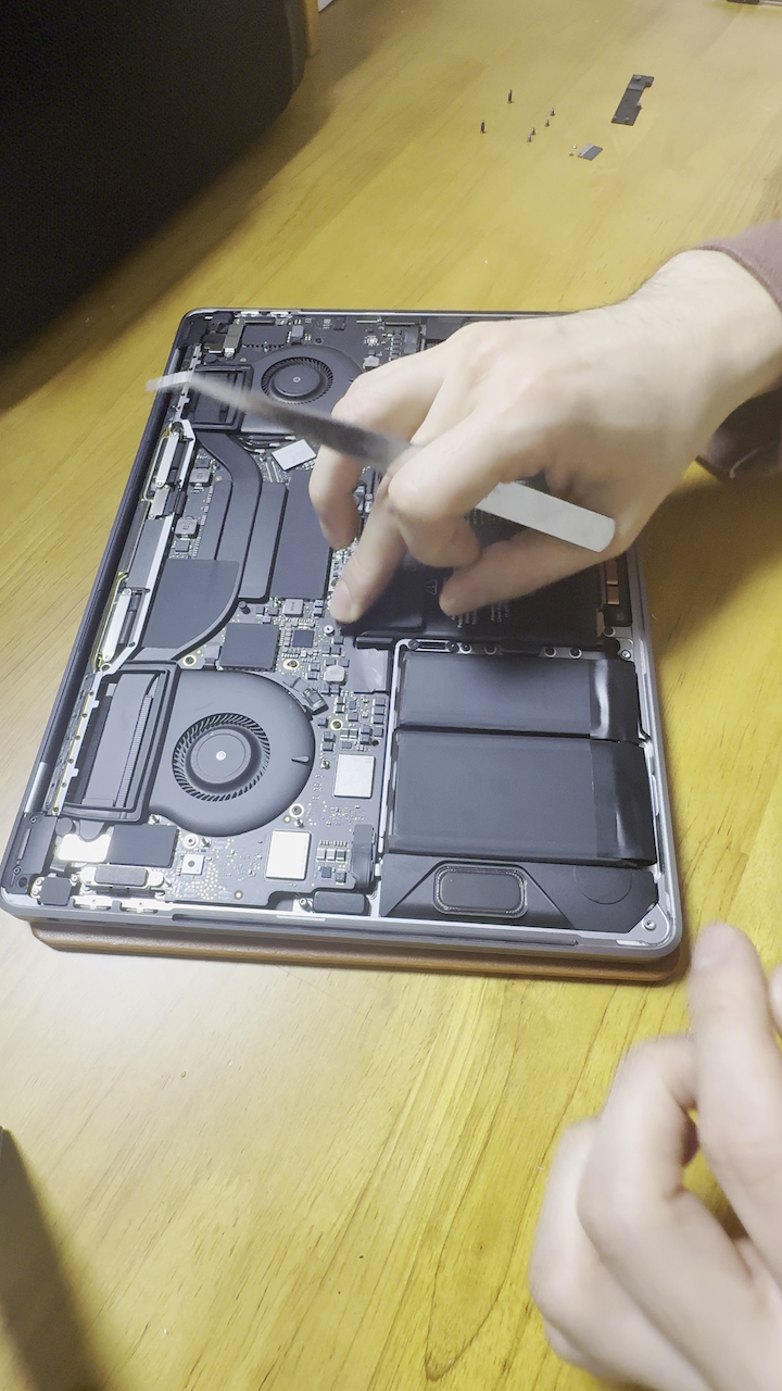 macbookpro 2020 13-inch intel battery repair