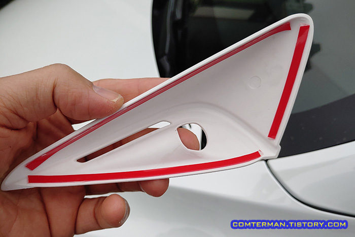 테슬라 모델3 하이랜드 사이드 카메라 커버 접착 방식