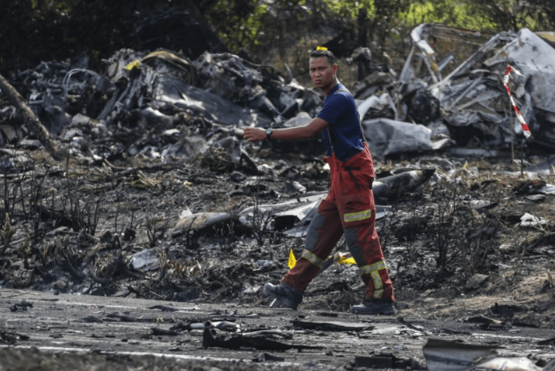 말레이시아 여객기 추락 사고 현장