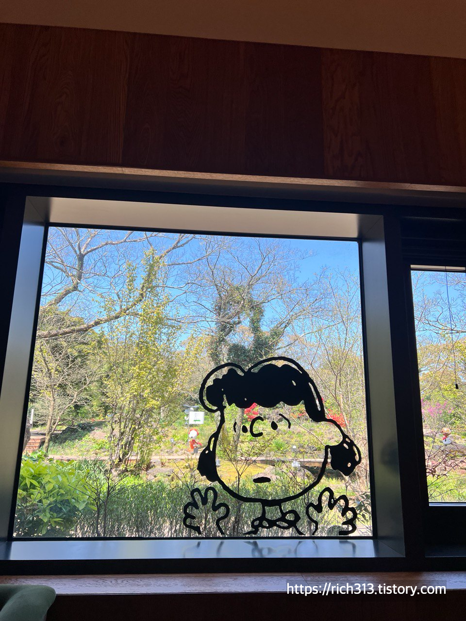 루시의 레모네이드 카페