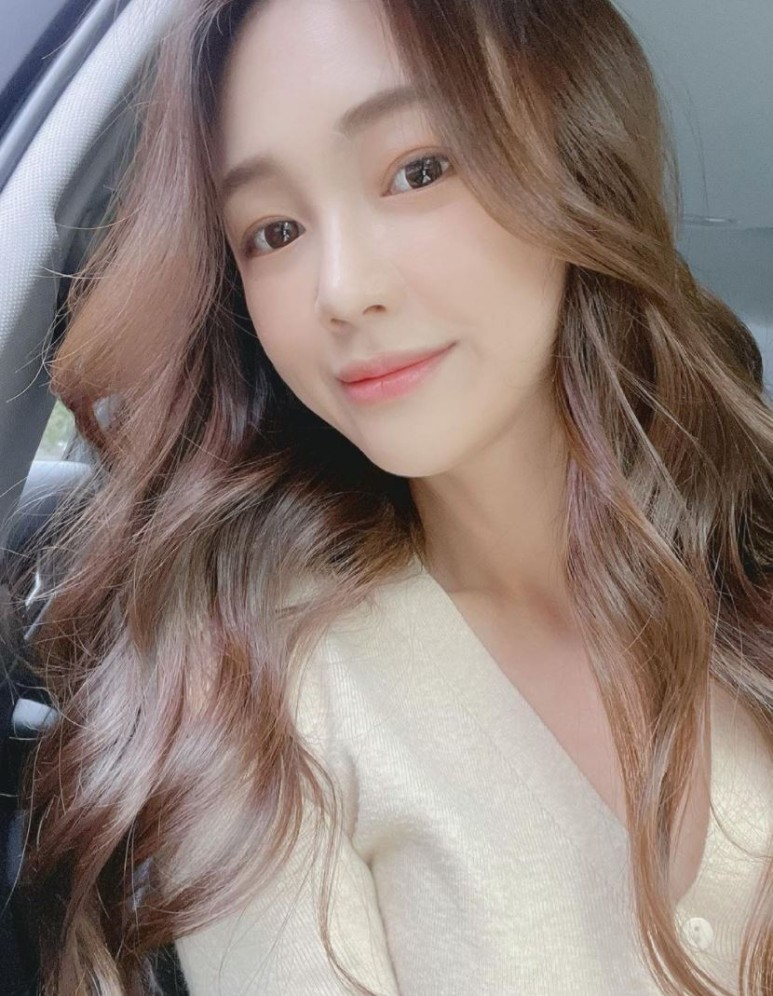 인앤아웃골프 탤런트 손하윤 프로필