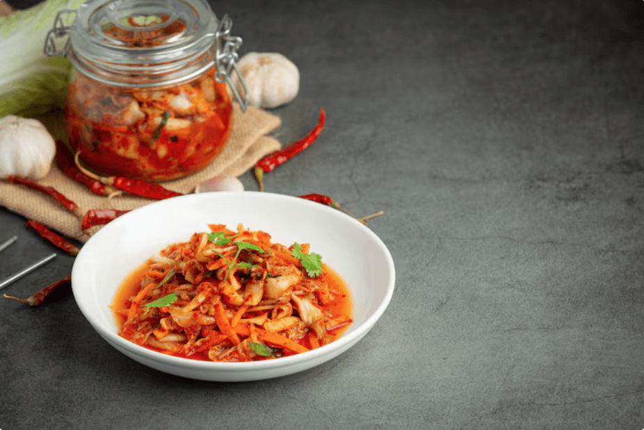 새로 한 김치를 담아 놓은 모습