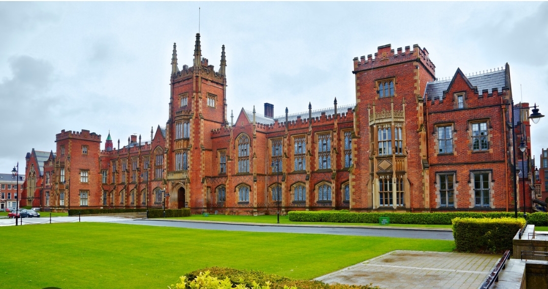 프린스턴 대학교 본관 건물