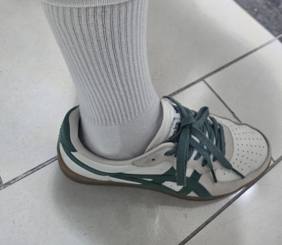 리투양말-착용사진-흰색-신발