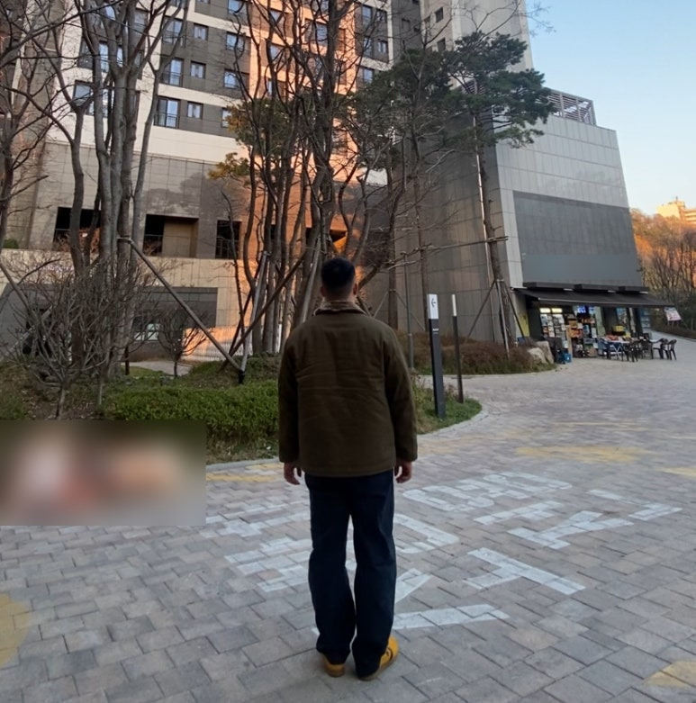 데일리룩('26. 4. 9.)프리즘웍스 덱자켓 EDGAR N-1, 비전스트릿웨어 빈티지티셔츠, 무신사스탠다드 레플리카 퍼티그팬츠 오어슬로우st, 컨버스 올스타 클래식 트레이너 옥스