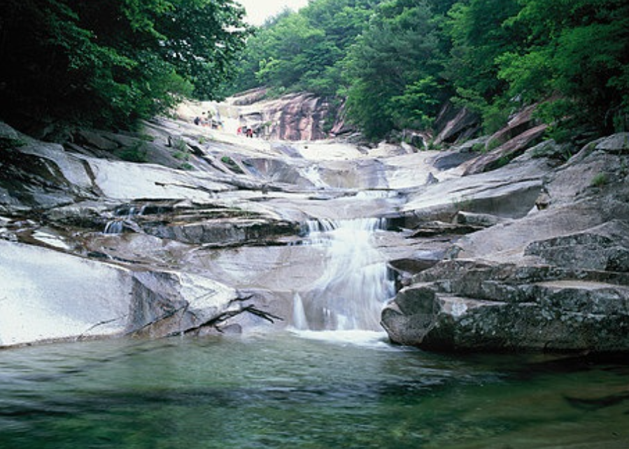 밀양얼음골 골짜기 사진