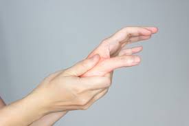 손가락 끝이 저린 이유