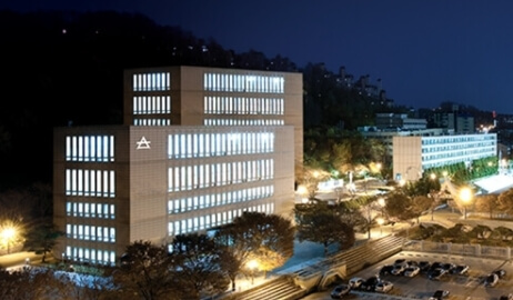 서울사이버대학교는 2000년 12월에 세워진 온라인 기반 대학교다.