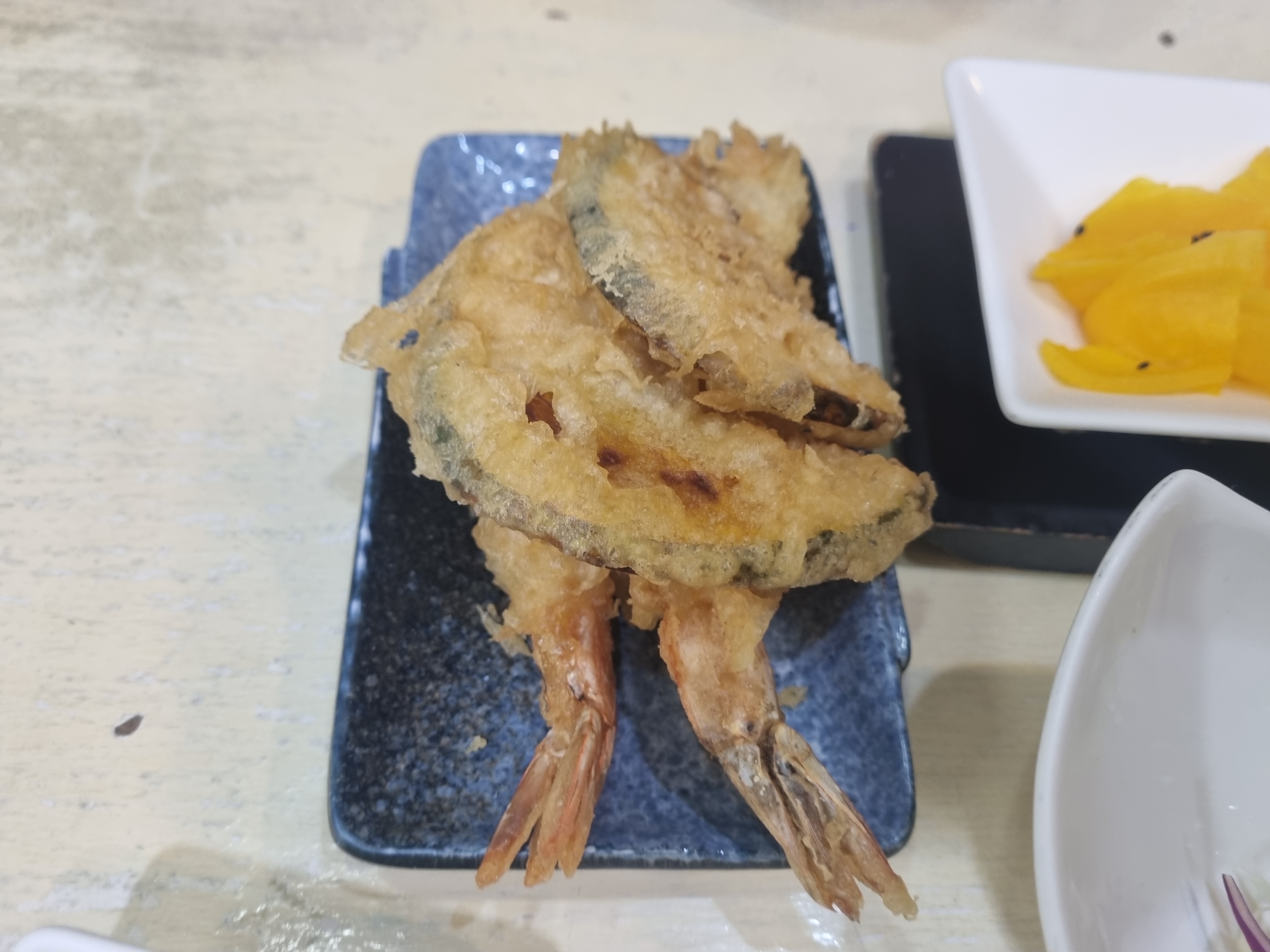 국물없는 우동 새우튀김