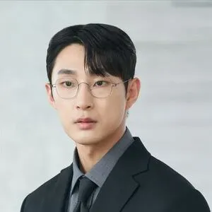 SBS 금토드라마 주연 백상현역의 배나라