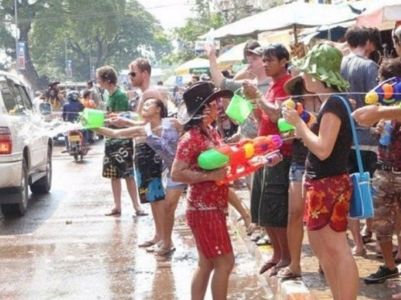 삐마이 축제 사진