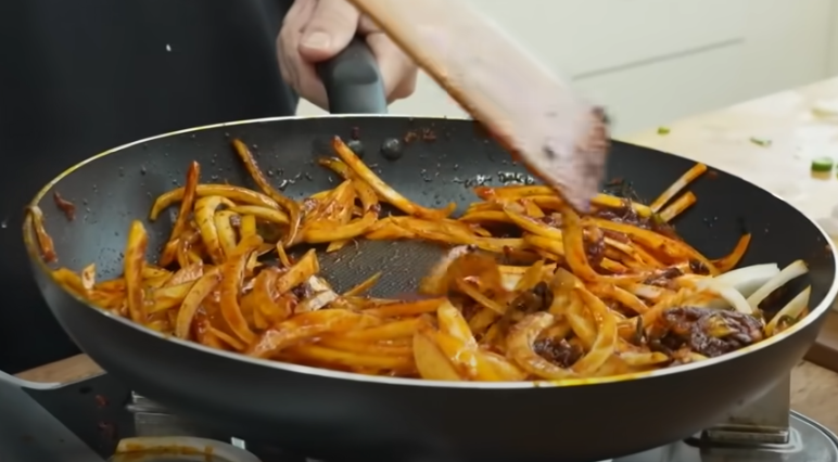 편스토랑 류수영 오징어볶음 조리 시작19