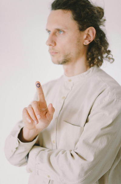 당뇨병 검사하는 손가락 위치 표시