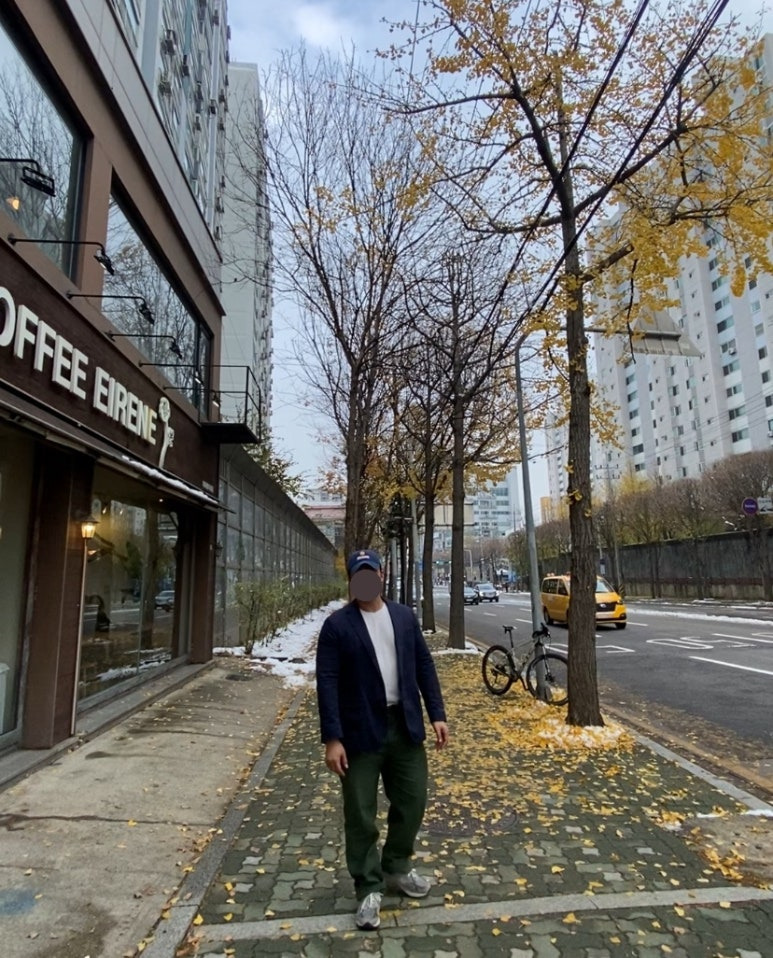 데일리룩(2024. 11. 30.)휴먼앤캣 스톤워시드 볼캡 , 폴로랄프로렌 베이직 블레이저 자켓, 무신사스탠다드 베이직 티셔츠, 무신사스탠다드 퍼티그팬츠, 뉴발란스 993 그레이