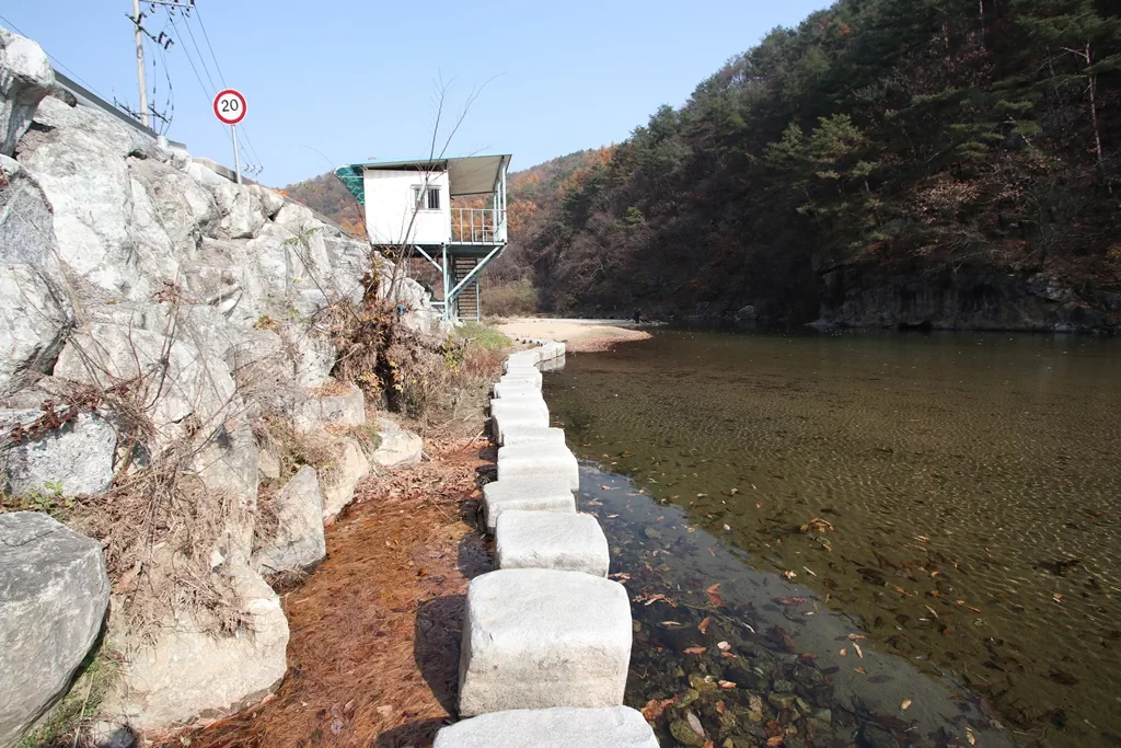 양평 물소리길 6코스 중반 세심정 입구 사진.